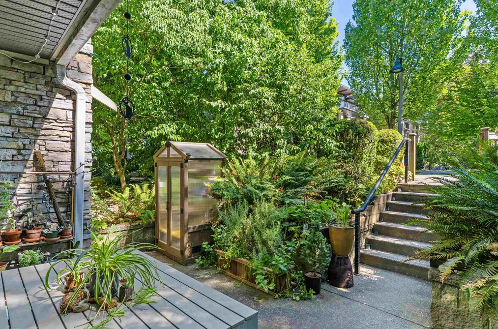 13 7488 SOUTHWYNDE AVENUE, Burnaby BC V3N 5C6, Burnaby BC — Residential for Sale — Photo 5 of 26