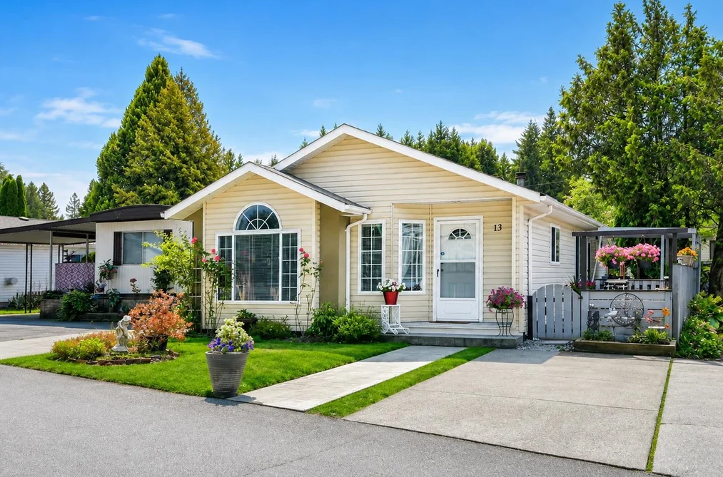 Manufactured Home for sale at 13 9080 198 Street Langley British Columbia - MLS: R3155593