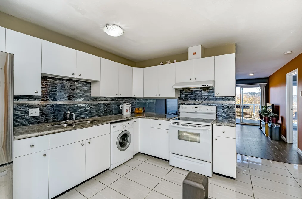 13 ELLESMERE AVENUE, Burnaby BC V5B 3S5, Burnaby BC — Residential for Sale — Photo 13 of 28
