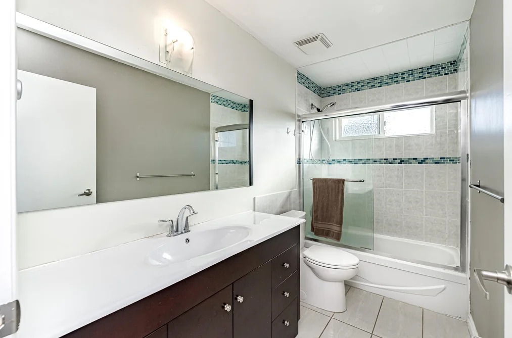 13 ELLESMERE AVENUE, Burnaby BC V5B 3S5, Burnaby BC — Residential for Sale — Photo 15 of 28