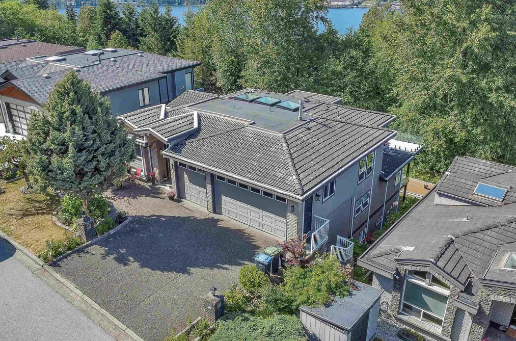 House for sale at 13 Shoreline Circle Port Moody British Columbia - MLS: R3127525