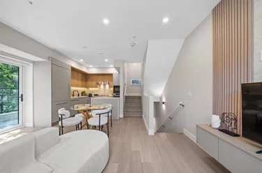 130 W Woodstock Ave, Vancouver, BC - MLS: R3142694