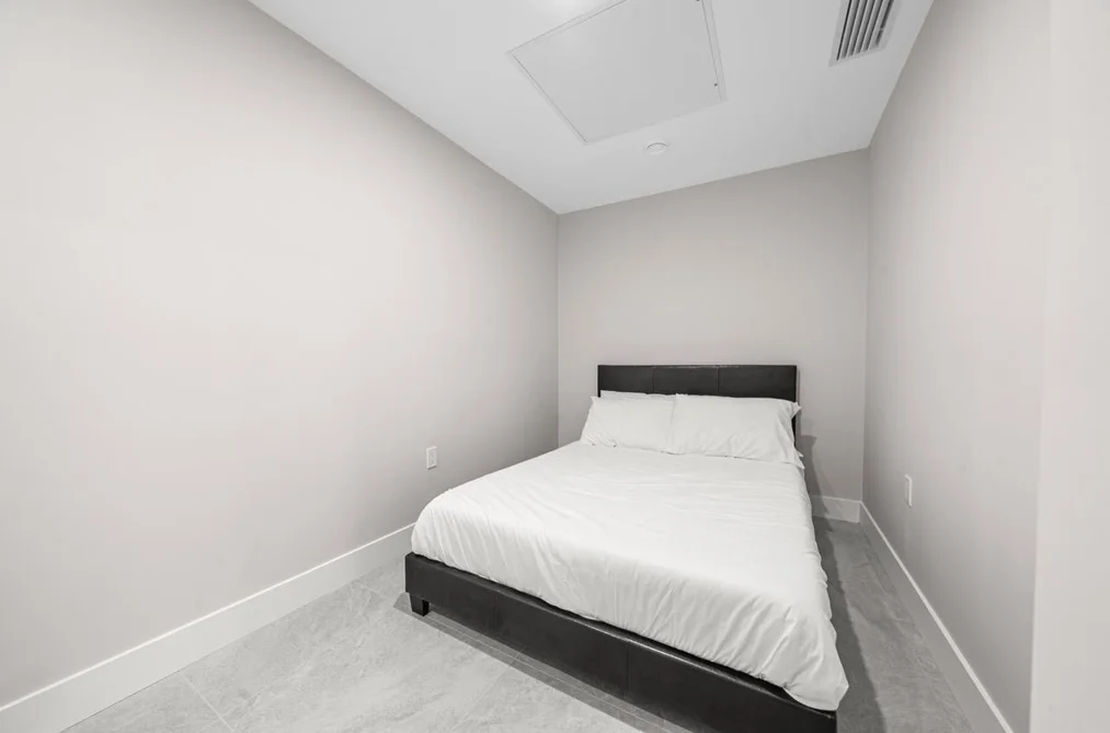 130 W WOODSTOCK AVENUE, Vancouver BC V5Y 0P4, Vancouver BC — Residential for Sale — Photo 10 of 25