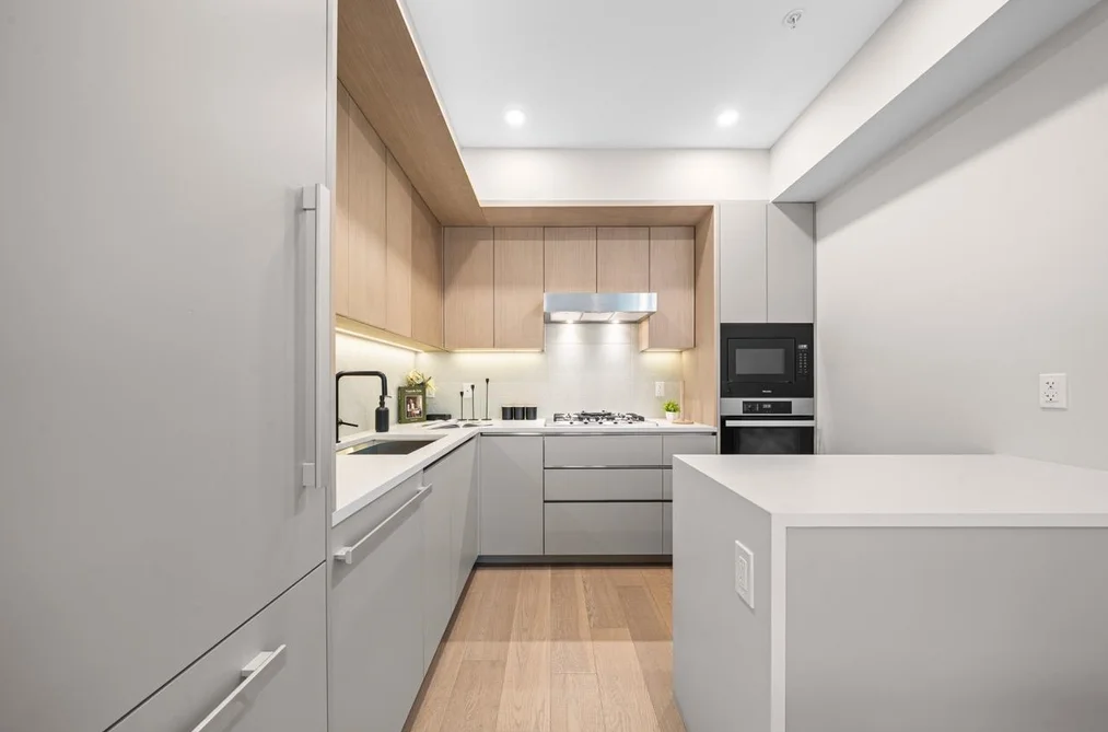 130 W WOODSTOCK AVENUE, Vancouver BC V5Y 0P4, Vancouver BC — Residential for Sale — Photo 5 of 25
