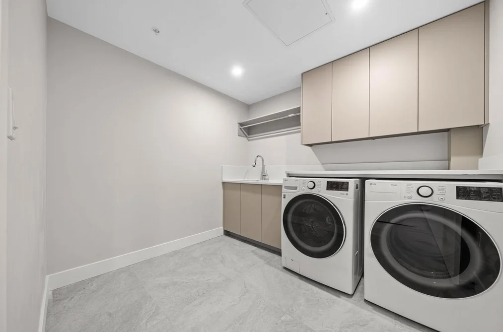 130 W WOODSTOCK AVENUE, Vancouver BC V5Y 0P4, Vancouver BC — Residential for Sale — Photo 8 of 25