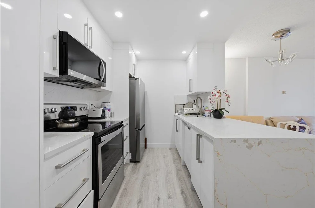 1301 2004 FULLERTON AVENUE, North Vancouver BC V7P 3G8, North Vancouver BC — Residential for Sale - Photo 6