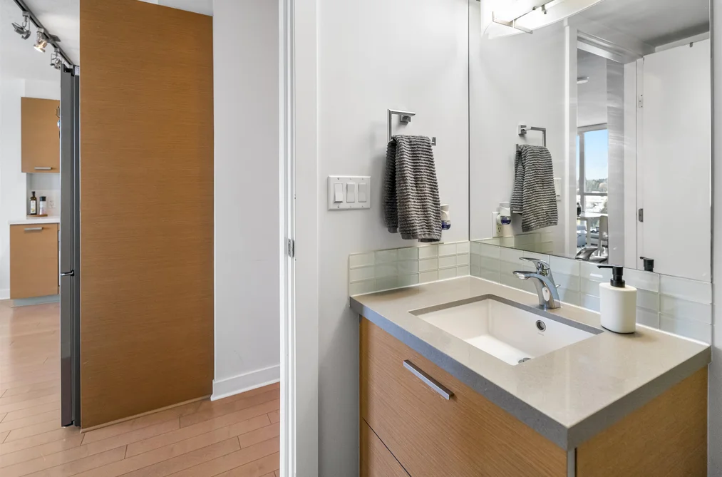 1302 10777 UNIVERSITY DRIVE, Surrey BC V3T 0E6, Surrey BC — Residential for Sale — Photo 14 of 24