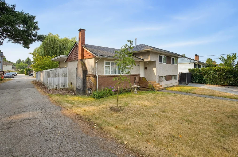 House for sale at 13022 101 Avenue Surrey British Columbia - MLS: R3156849