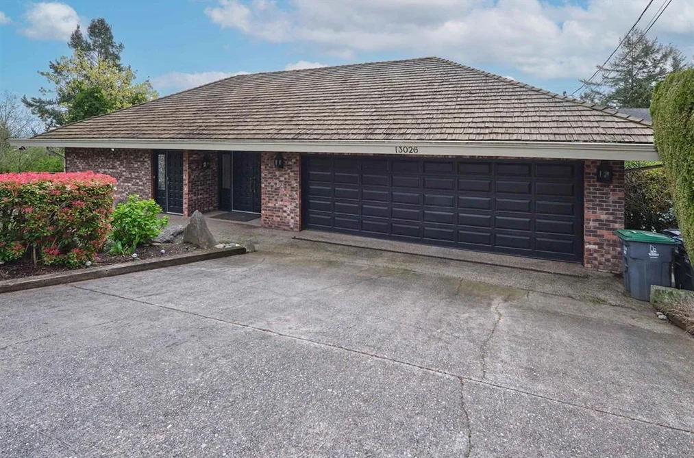 13026 13 AVENUE, Surrey BC V4A 1B8, Surrey BC — Residential for Sale — Photo 4 of 39