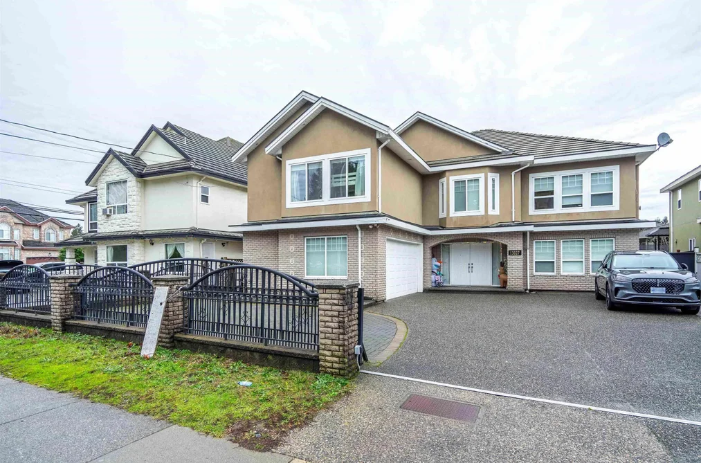 House for sale at 13027 68 Avenue Surrey British Columbia - MLS: R3136478