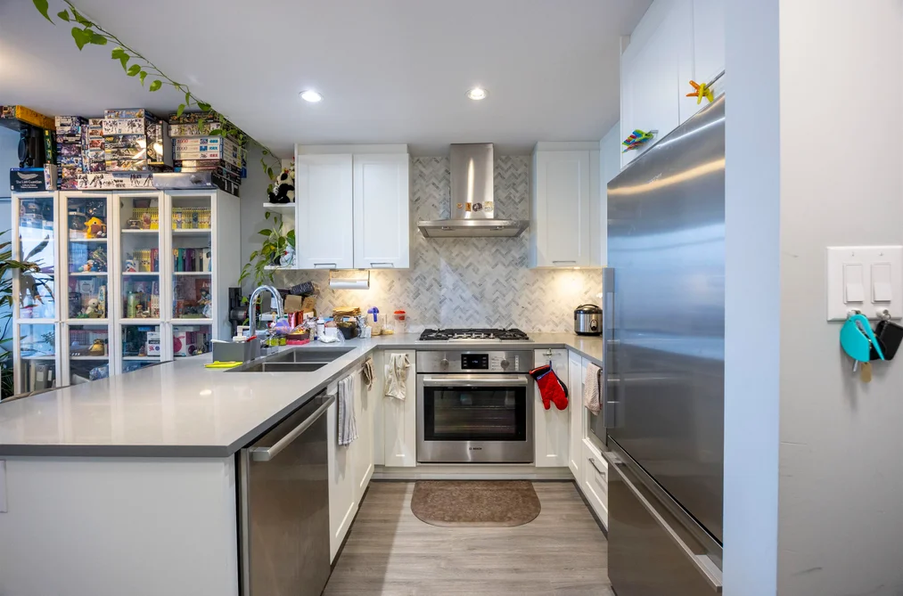 1303 520 COMO LAKE, Coquitlam, BC — Residential for Sale - Photo 2