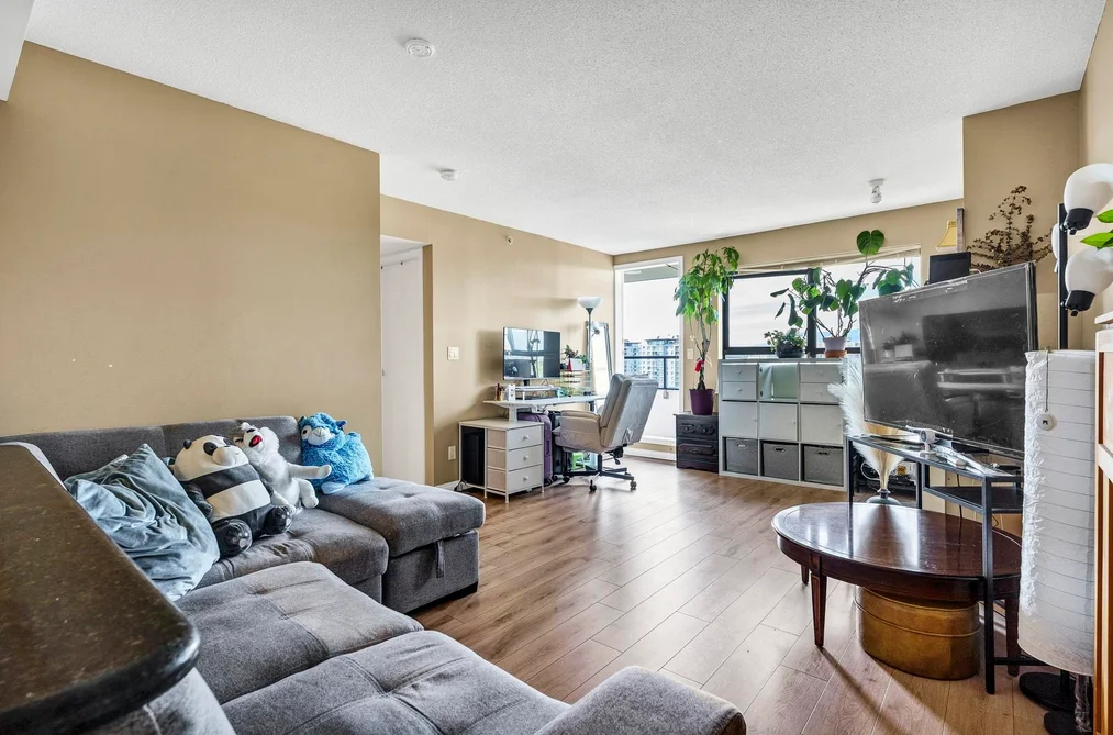 Condo for sale at 1303 6611 Cooney Road Richmond British Columbia - MLS: R3138046