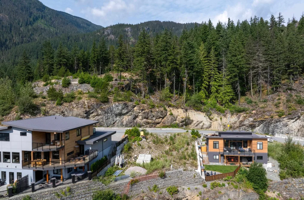 1303 Eagle Drive, Pemberton, BC - MLS: R3179803 - Photo 3 1303 Eagle Drive, Pemberton, BC - MLS: R3179803 - Photo 3
