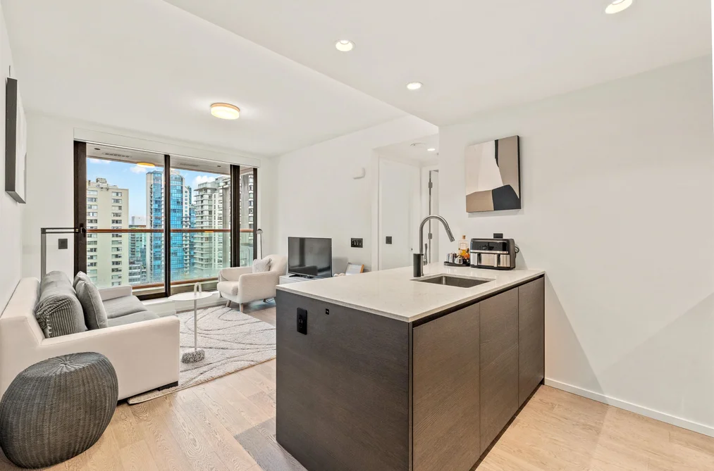 1304 1482 ROBSON STREET, Vancouver BC V6G 1B9, Vancouver BC — Residential for Sale - Photo 2