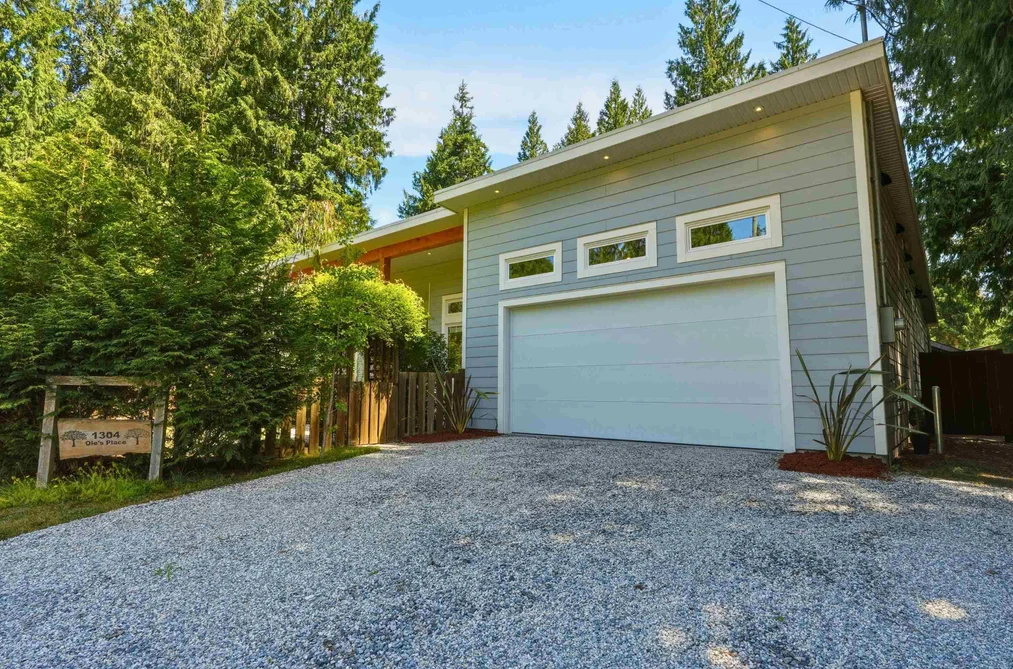 House for sale at 1304 Oles Place Roberts Creek British Columbia - MLS: R3139392