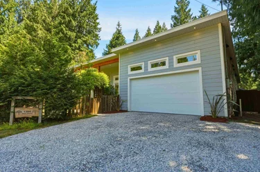 1304 Oles Pl, Roberts Creek, BC - MLS: R3139392