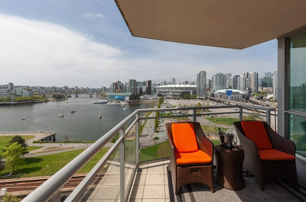 Condo for sale at 1305 120 Milross Avenue Vancouver British Columbia - MLS: R3112327