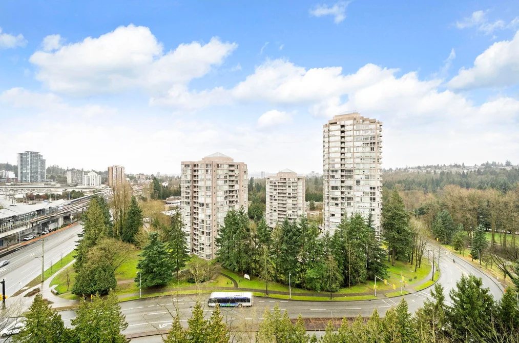 Condo for sale at 1306 9521 Cardston Court Burnaby British Columbia - MLS: R3101712