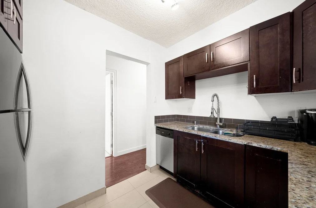 1306 9521 CARDSTON COURT, Burnaby BC V3N 4R8, Burnaby BC — Residential for Sale - Photo 5