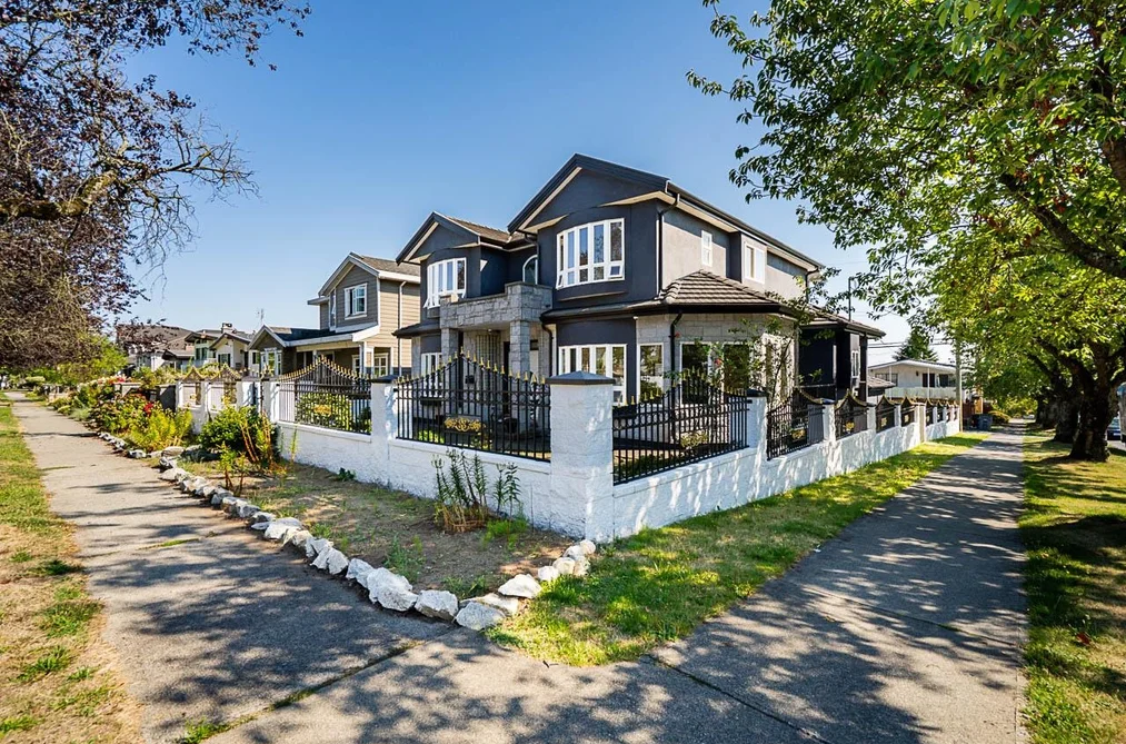 House for sale at 1306 E 60 Avenue Vancouver British Columbia - MLS: R3042552