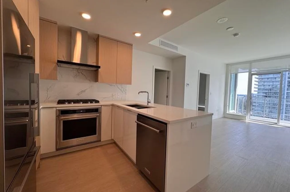 Condo for sale at 1307 699 Whiting Way Coquitlam British Columbia - MLS: R3106554