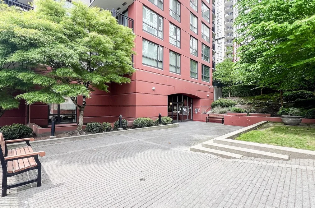 1308 813 AGNES STREET, New Westminster BC V3M 0A9, New Westminster BC — Residential for Sale - Photo 2