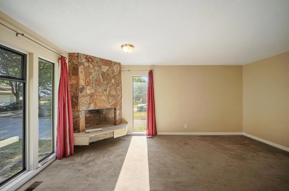 13081 61 AVENUE, Surrey BC V3X 2H4, Surrey BC — Residential for Sale — Photo 5 of 27