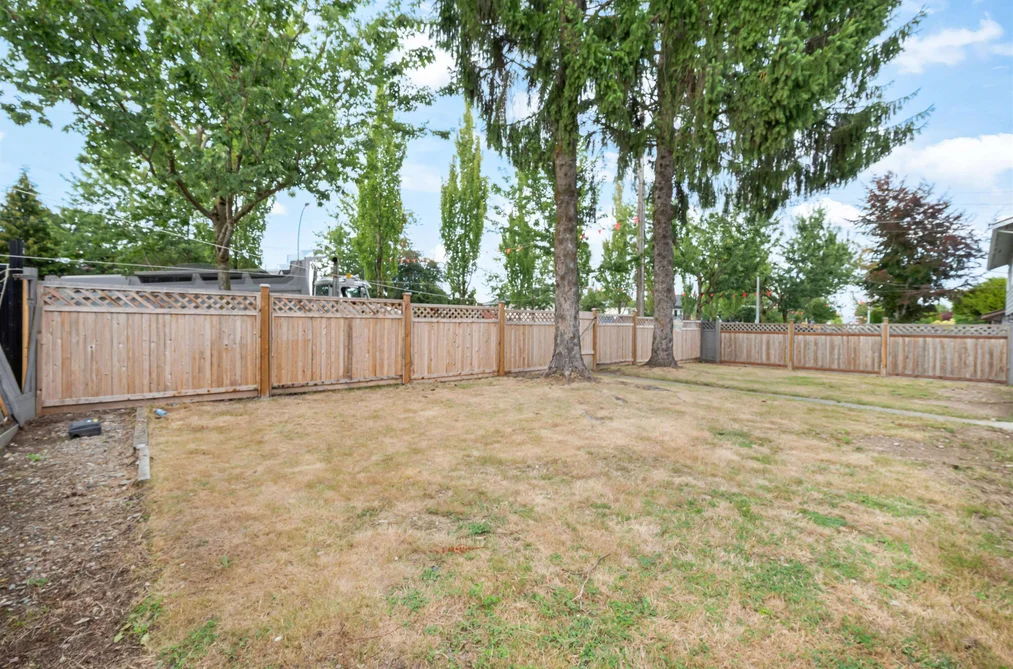 13090 72 AVENUE, Surrey BC V3W 2N2, Surrey BC — Residential for Sale - Photo 2