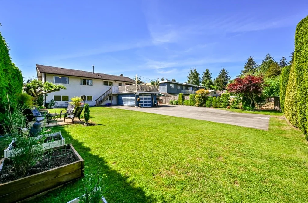 13095 103A AVENUE, Surrey BC V3T 1S4, Surrey BC — Residential for Sale — Photo 2 of 35