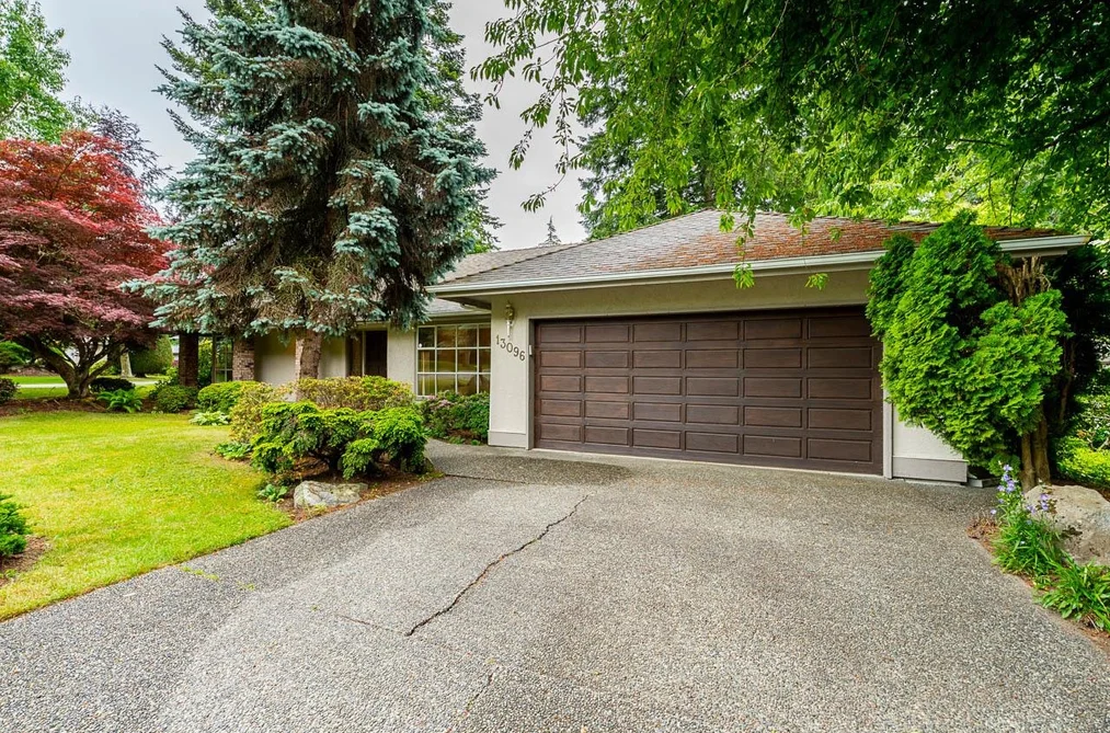 House for sale at 13096 21a Avenue Surrey British Columbia - MLS: R3137797