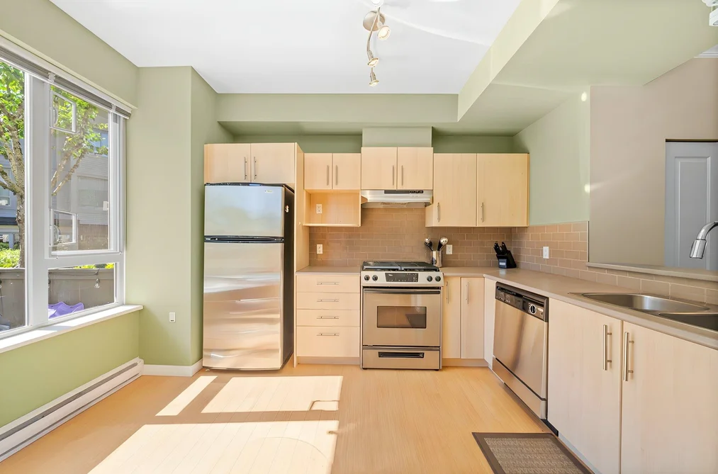 131 9229 UNIVERSITY CRESCENT, Burnaby BC V5A 4Z2, Burnaby BC — Residential for Sale — Photo 6 of 38