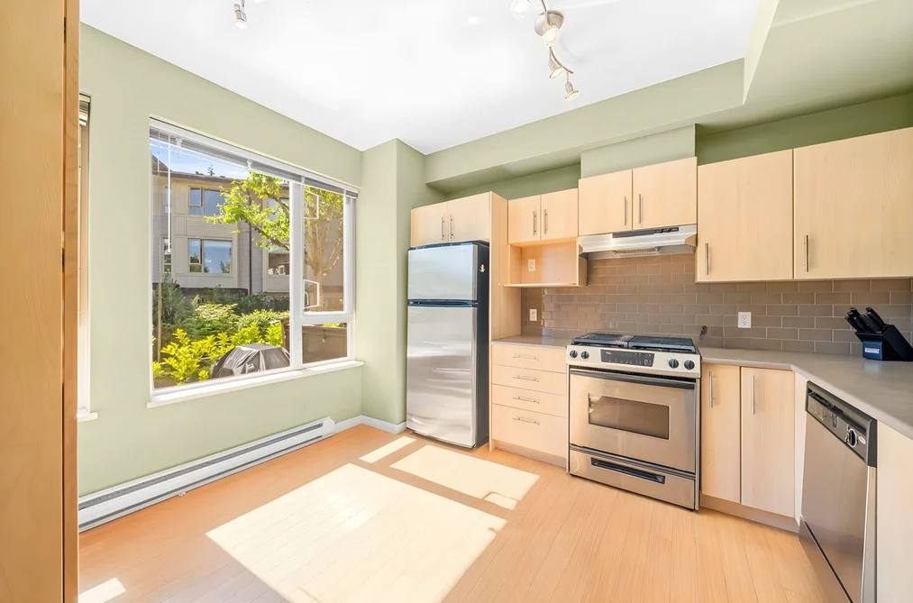 131 9229 UNIVERSITY CRESCENT, Burnaby BC V5A 4Z2, Burnaby BC — Residential for Sale — Photo 7 of 38