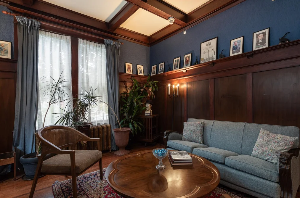 131 Eighth Street, New Westminster, BC - Other for Sale - Photo 7 of 40 131 Eighth Street, New Westminster, BC - Other for Sale - Photo 7 of 40