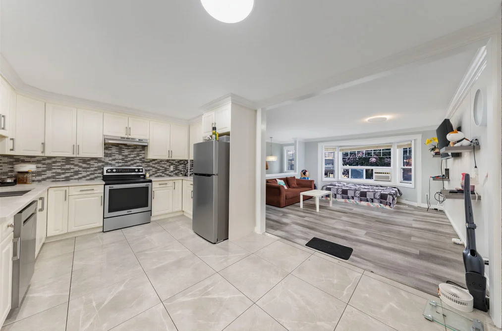 13111 73A AVENUE, Surrey, BC — Residential for Sale — Photo 10 of 40