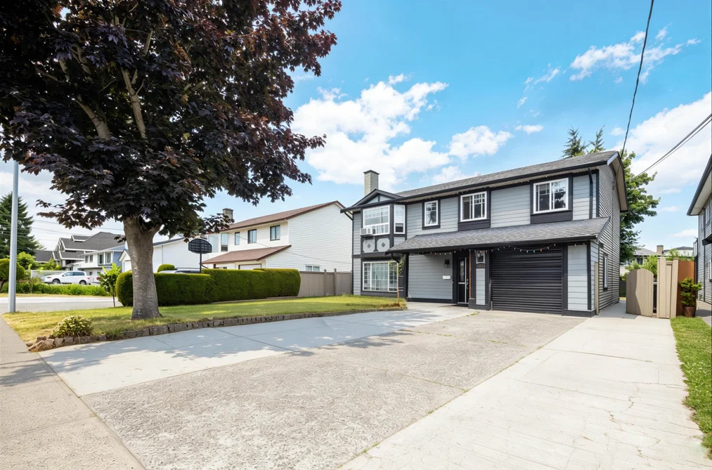 13111 73A AVENUE, Surrey, BC — Residential for Sale — Photo 3 of 40