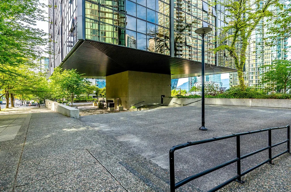 1312 1333 W GEORGIA STREET, Vancouver BC V6E 4V3, Vancouver BC — Residential for Sale - Photo 2