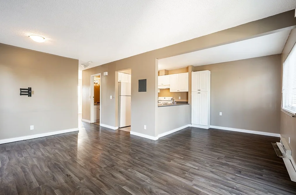 13127 Balloch Drive, Surrey, BC - Half Duplex for Sale - Photo 8 of 39 13127 Balloch Drive, Surrey, BC - Half Duplex for Sale - Photo 8 of 39