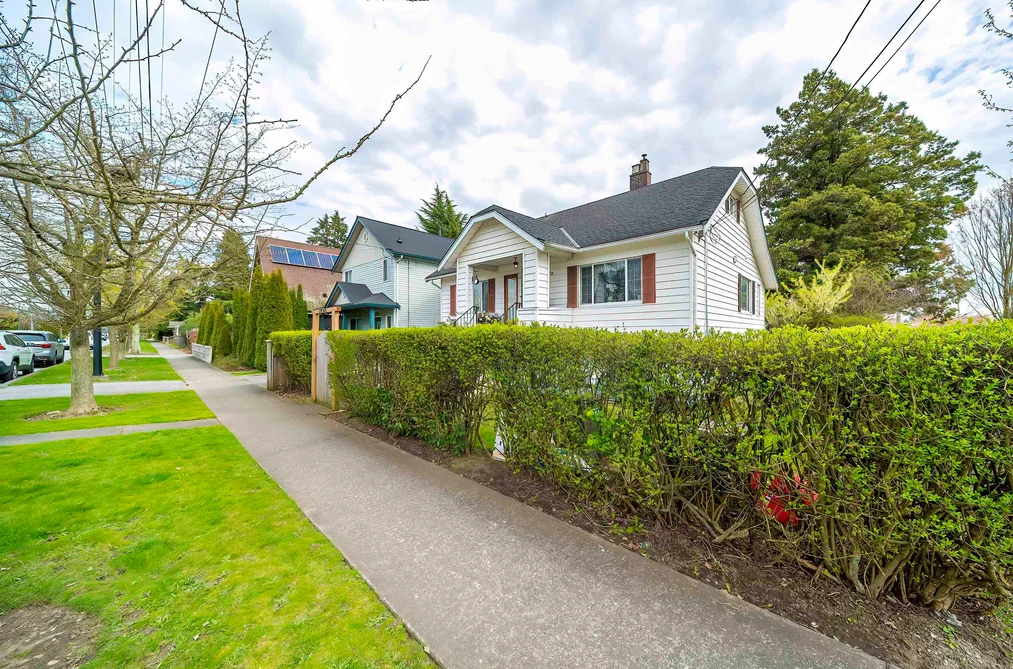 1320 TENTH AVENUE, New Westminster BC V3M 3H9, New Westminster BC — Residential for Sale - Photo 3