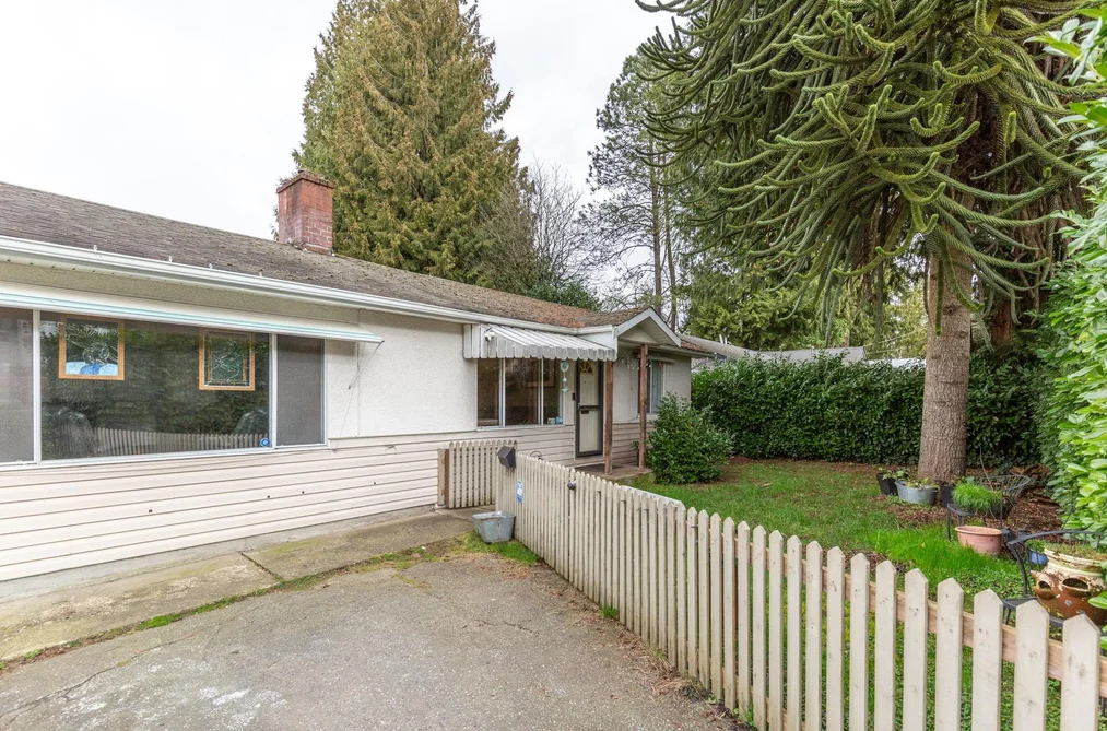 13221 112B AVENUE, Surrey BC V3R 2H4, Surrey BC — Residential for Sale - Photo 2