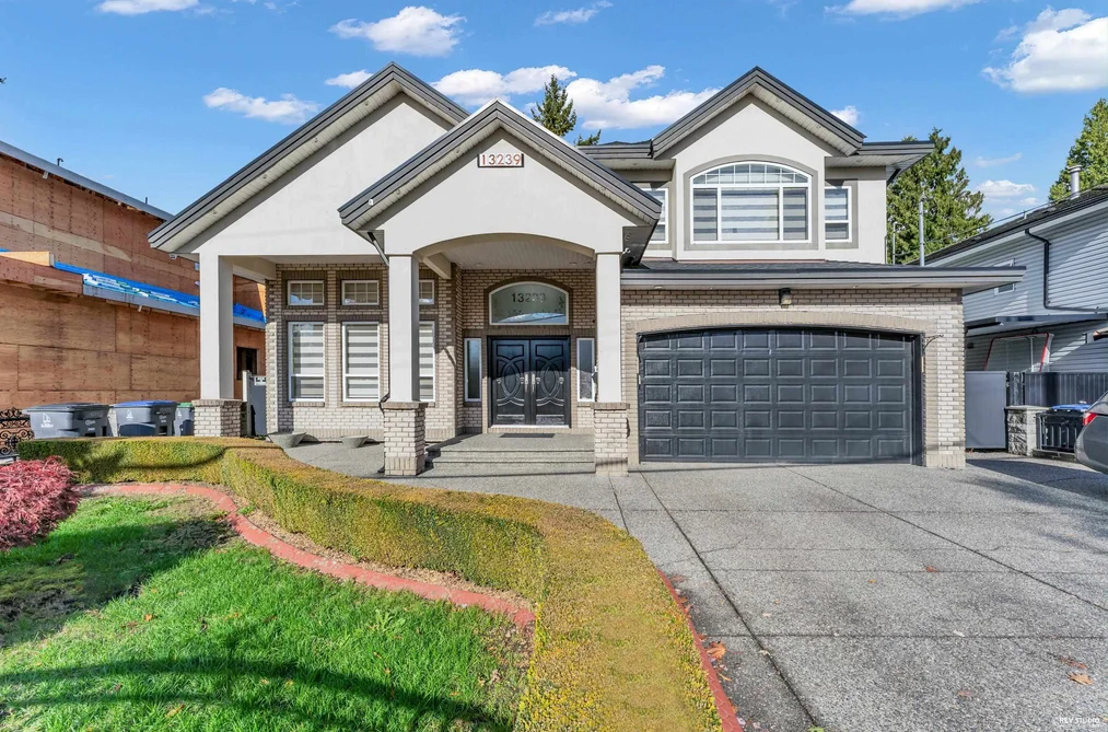 House for sale at 13239 89 Avenue Surrey British Columbia - MLS: R3077093