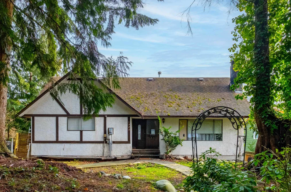 House for sale at 1327 Nestor Street Coquitlam British Columbia - MLS: R3092078