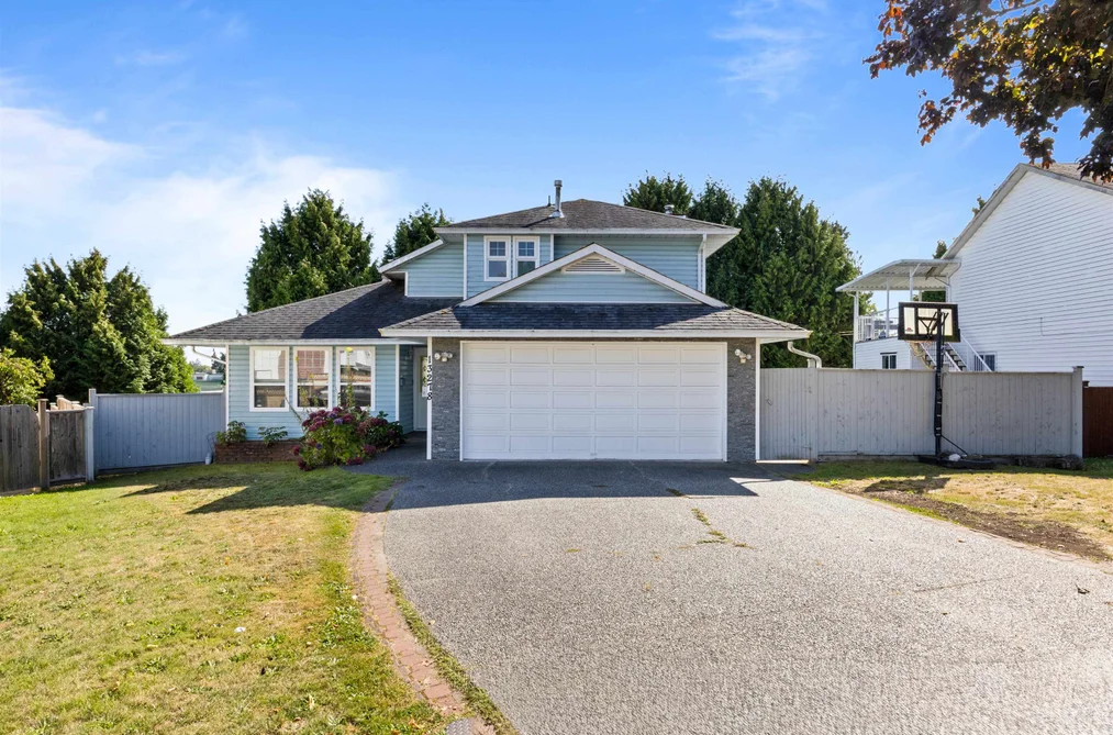 House for sale at 13278 98 Avenue Surrey British Columbia - MLS: R3131357