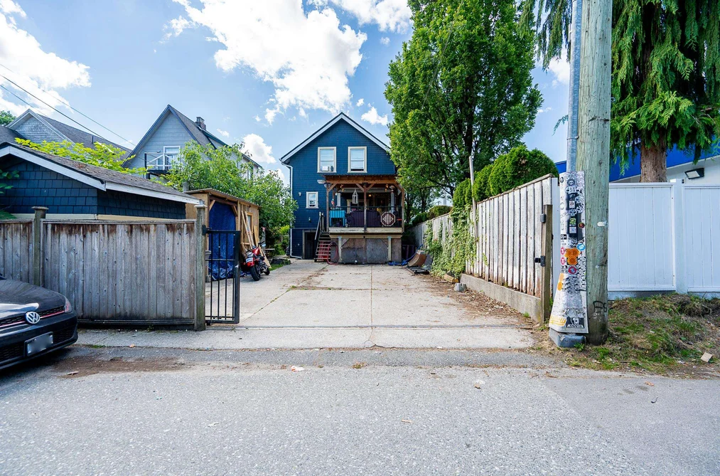 1329 E 12TH AVENUE, Vancouver BC V5N 2A1, Vancouver BC — Residential for Sale — Photo 11 of 12