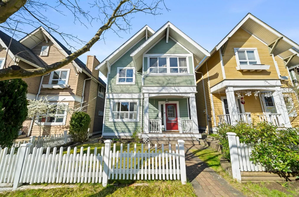 House for sale at 133 Star Crescent New Westminster British Columbia - MLS: R3102512