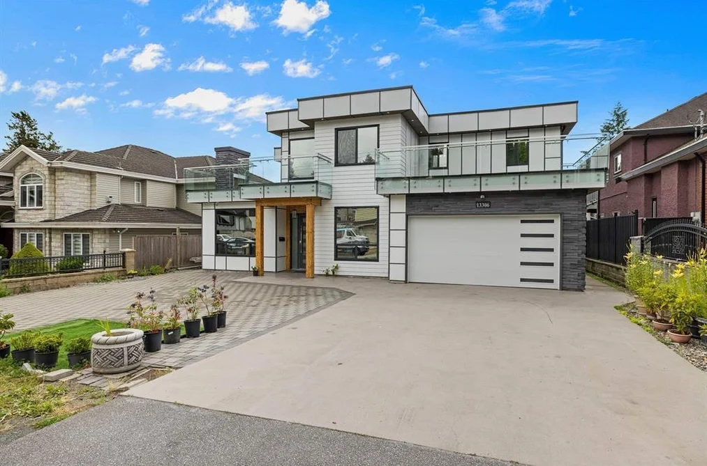 House for sale at 13306 90 Avenue Surrey British Columbia - MLS: R3162563