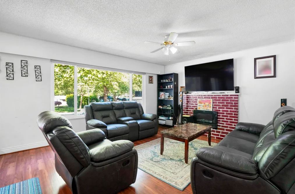 13312 SUTTON PLACE, Surrey BC V3V 6P8, Surrey BC — Residential for Sale - Photo 3