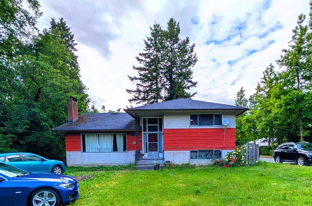 13321 108 AVENUE, Surrey BC V3T 2J7, Surrey BC — Residential for Sale — Photo 2 of 6