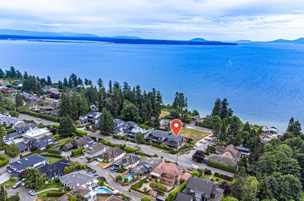 House for sale at 13372 Marine Drive Surrey British Columbia - MLS: R3134119