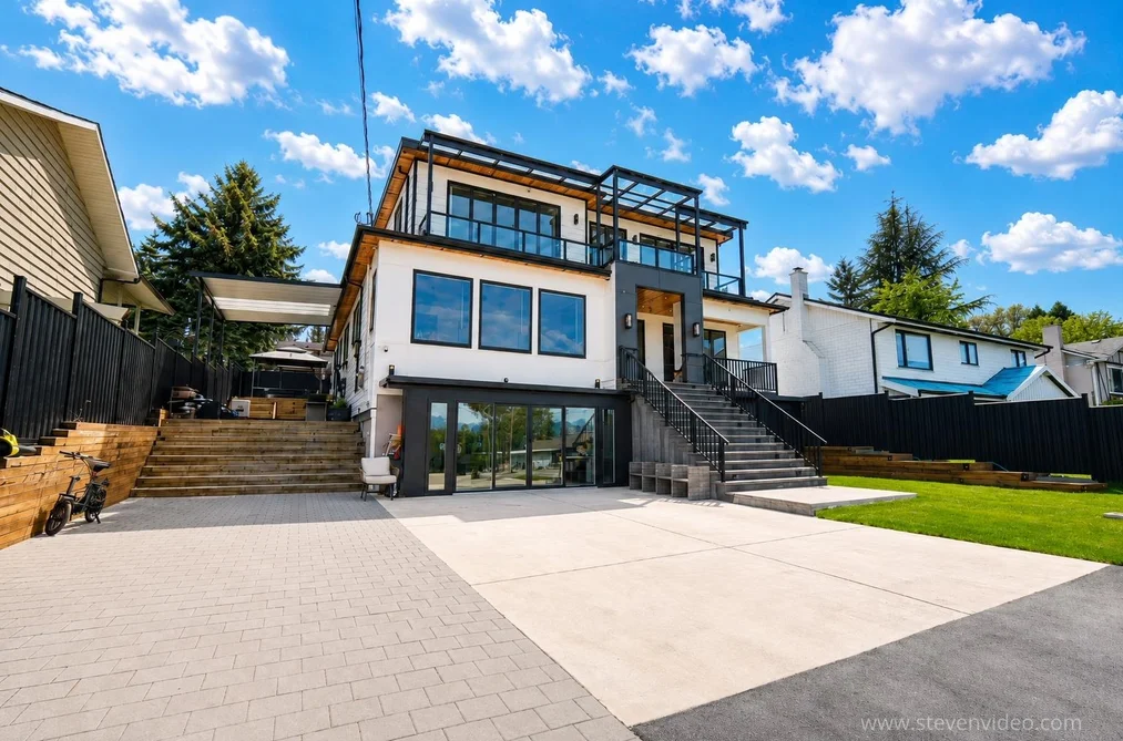 House for sale at 13390 112a Avenue Surrey British Columbia - MLS: R3131509