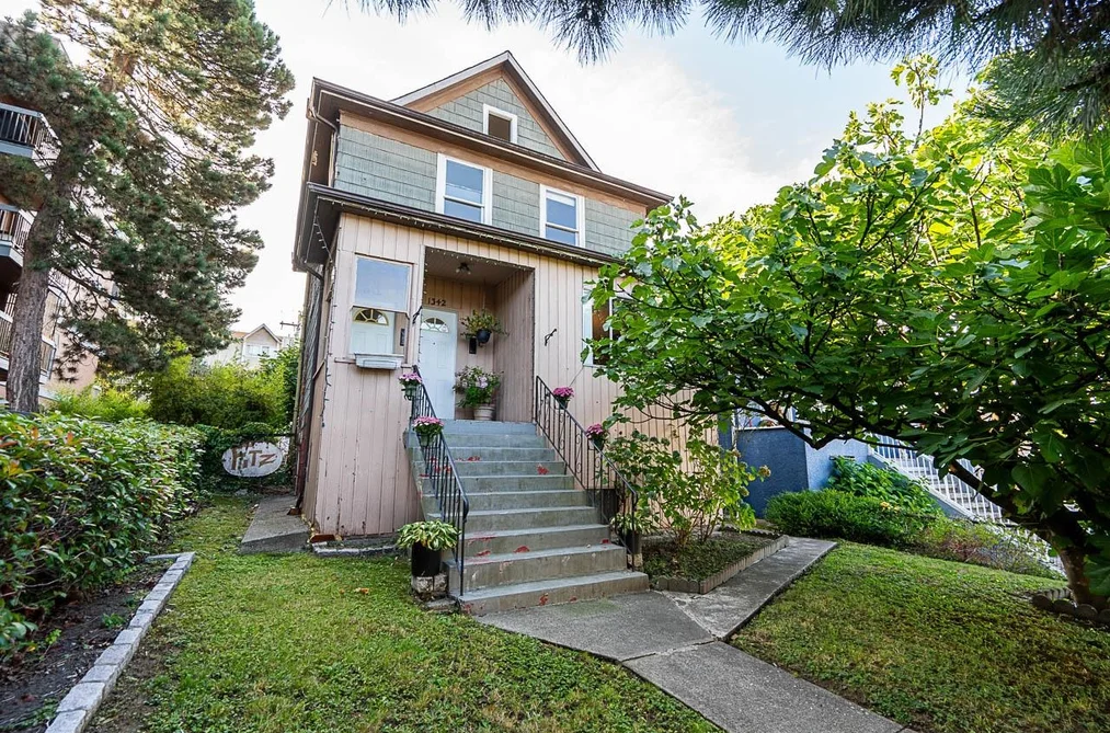 House for sale at 1342 Grant Street Vancouver British Columbia - MLS: R3165202